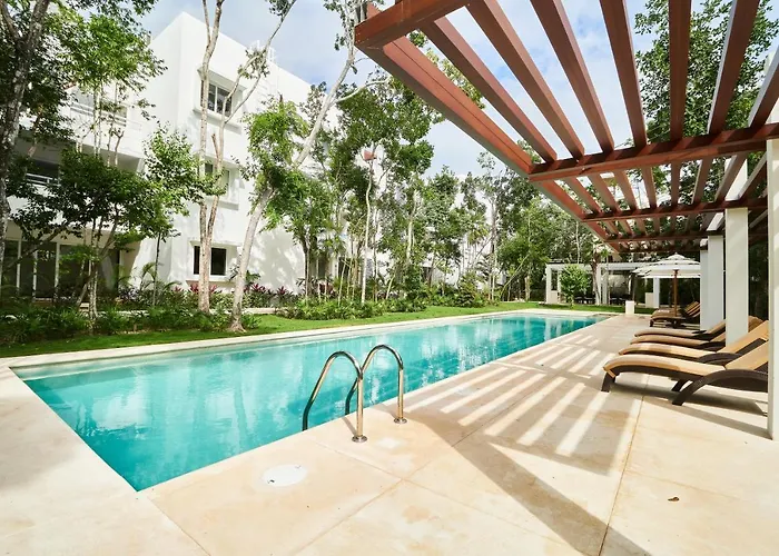 Condo With 2 Pools, Gym, Yoga Deck And Bbq Grill